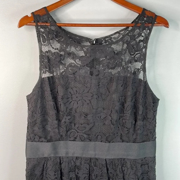 BB DAKOTA Black Floral Lace Cocktail Dress Sleeveless Box Pleat Feminine Size 14 - Picture 3 of 10
